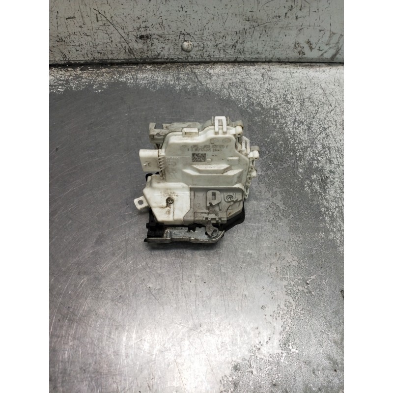 Recambio de motor cierre centralizado trasero izquierdo para audi a4 avant (8w5) advanced edition referencia OEM IAM   5P