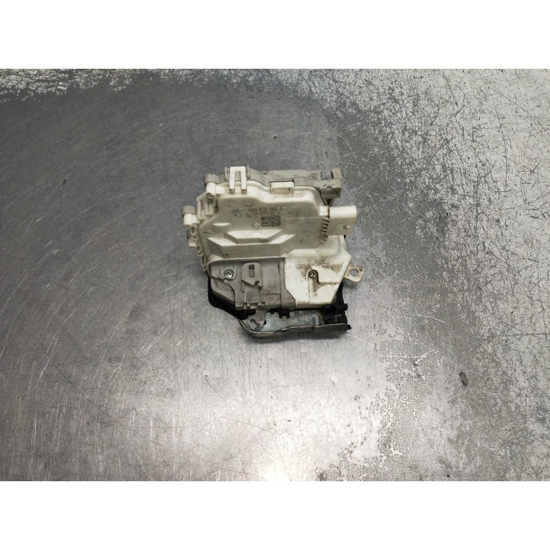 Recambio de motor cierre centralizado trasero derecho para audi a4 avant (8w5) advanced edition referencia OEM IAM   5P