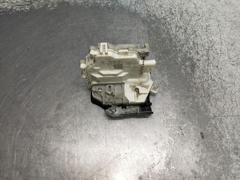 Recambio de motor cierre centralizado trasero derecho para audi a4 avant (8w5) advanced edition referencia OEM IAM   5P