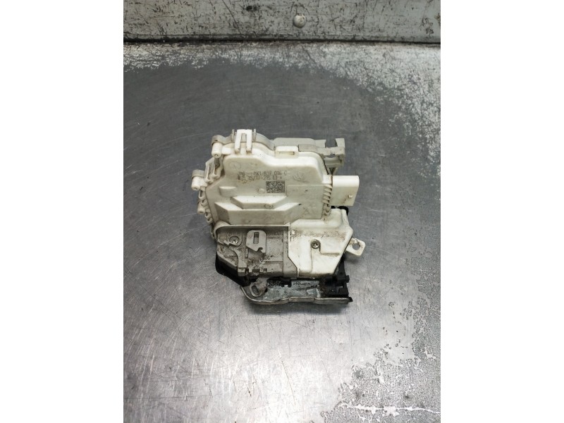 Recambio de motor cierre centralizado delantero derecho para audi a4 avant (8w5) advanced edition referencia OEM IAM   5P