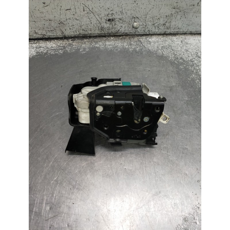 Recambio de motor cierre centralizado delantero izquierdo para audi a4 avant (8w5) advanced edition referencia OEM IAM   5P