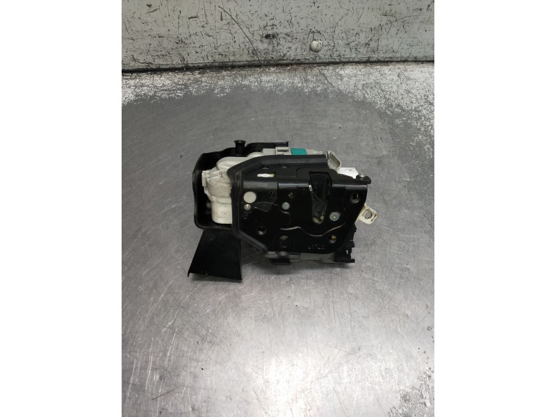 Recambio de motor cierre centralizado delantero izquierdo para audi a4 avant (8w5) advanced edition referencia OEM IAM   5P
