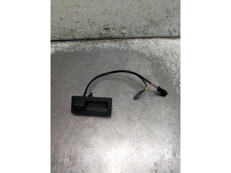 Recambio de modulo electronico para audi a4 avant (8w5) advanced edition referencia OEM IAM 3Y0827566M CAMARA TRASERA 