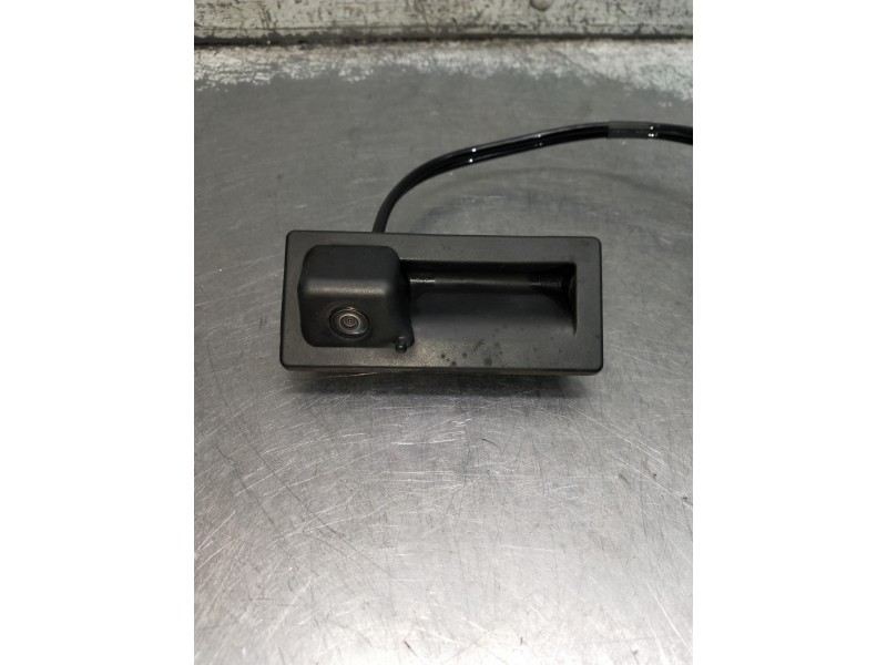 Recambio de modulo electronico para audi a4 avant (8w5) advanced edition referencia OEM IAM 3Y0827566M CAMARA TRASERA 