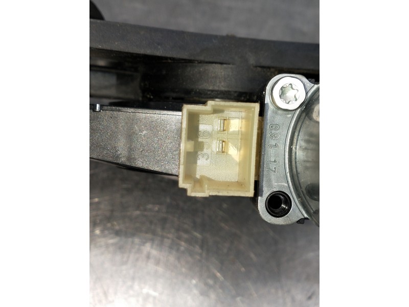 Recambio de elevalunas trasero izquierdo para audi a4 avant (8w5) advanced edition referencia OEM IAM 8W0839461  