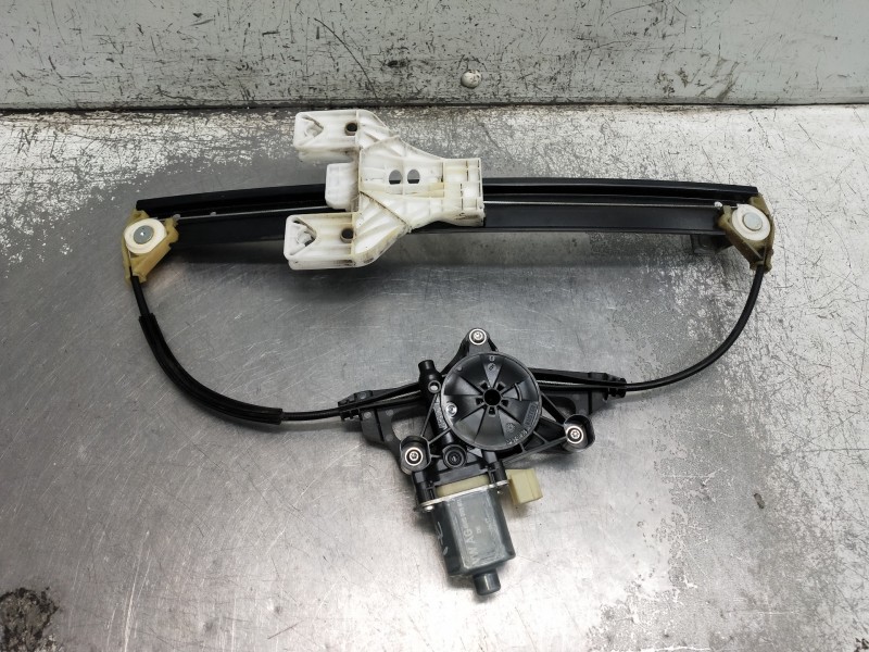 Recambio de elevalunas trasero izquierdo para audi a4 avant (8w5) advanced edition referencia OEM IAM 8W0839461  