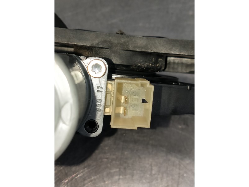 Recambio de elevalunas trasero derecho para audi a4 avant (8w5) advanced edition referencia OEM IAM 8W0839462  