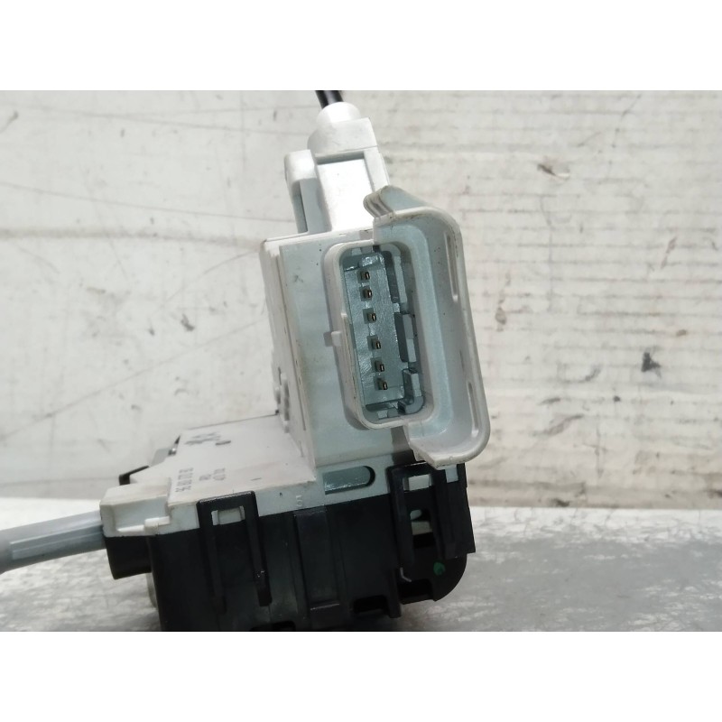 Recambio de motor cierre centralizado trasero derecho para citroen c4 berlina cool referencia OEM IAM 9681337080  5P