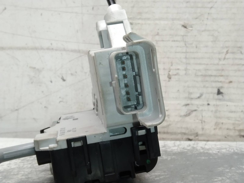 Recambio de motor cierre centralizado trasero derecho para citroen c4 berlina cool referencia OEM IAM 9681337080  5P