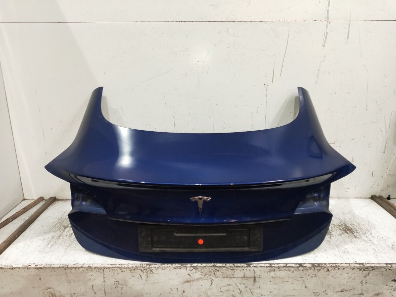 Recambio de tapa maletero para tesla model 3 referencia OEM IAM   4P