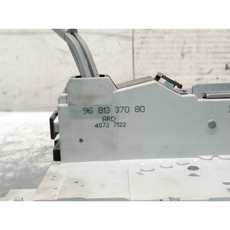 Recambio de motor cierre centralizado trasero derecho para citroen c4 berlina cool referencia OEM IAM 9681337080  5P