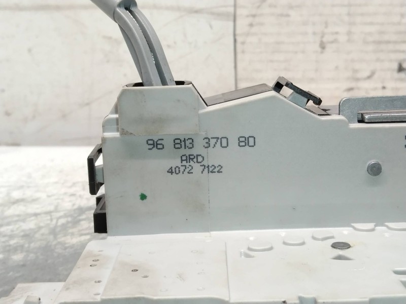 Recambio de motor cierre centralizado trasero derecho para citroen c4 berlina cool referencia OEM IAM 9681337080  5P