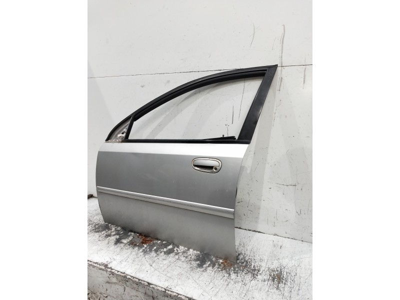 Recambio de puerta delantera izquierda para daewoo nubira berlina referencia OEM IAM   54P