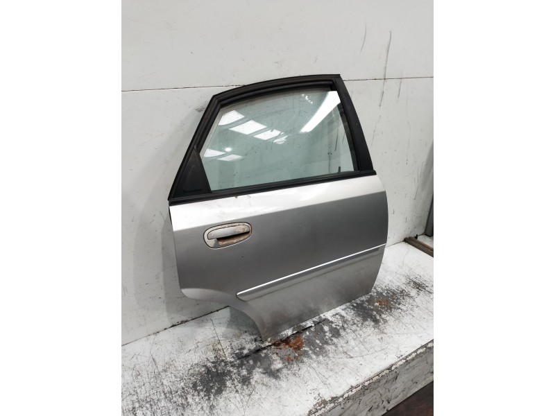 Recambio de puerta trasera derecha para daewoo nubira berlina referencia OEM IAM   4P