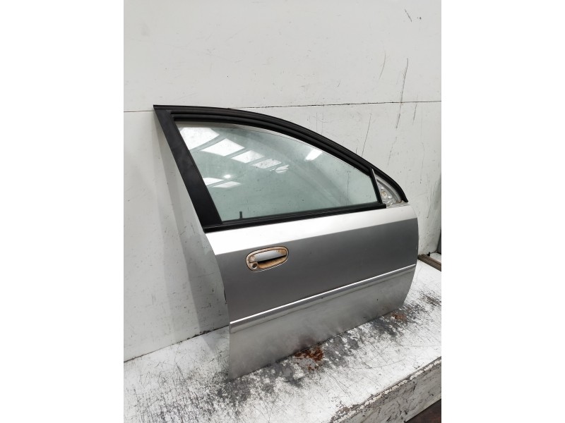 Recambio de puerta delantera derecha para daewoo nubira berlina referencia OEM IAM   4P
