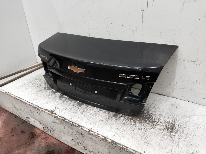 Recambio de tapa maletero para chevrolet cruze l referencia OEM IAM   