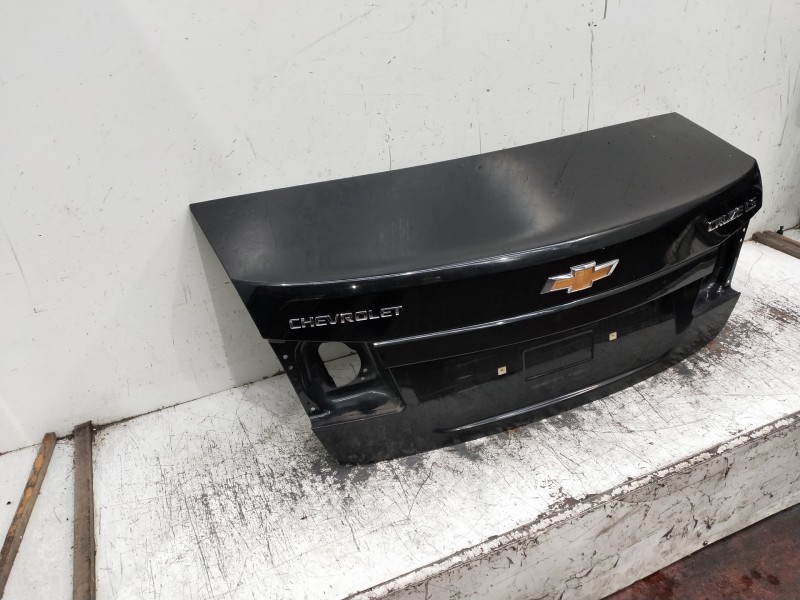Recambio de tapa maletero para chevrolet cruze l referencia OEM IAM   