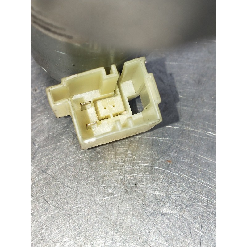 Recambio de motor cierre centralizado porton para audi a4 avant (8w5) advanced edition referencia OEM IAM DERECHO 8W9827852A 5P