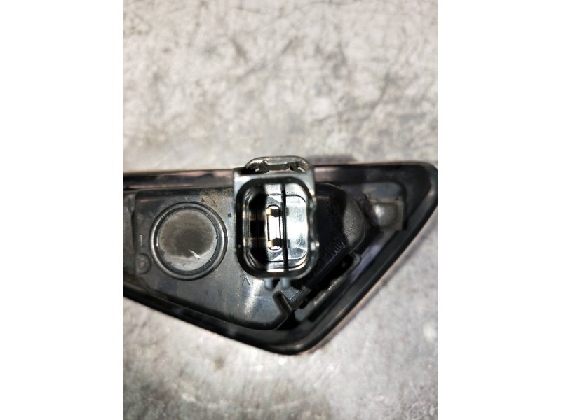 Recambio de piloto lateral derecho para tesla model 3 referencia OEM IAM 112510677E  CARAMA