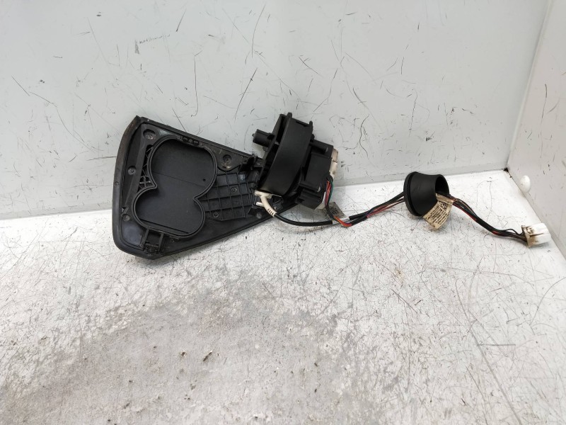 Recambio de piloto trasero derecho para tesla model 3 referencia OEM IAM 147884000A  TAPA COMBUSTIBLE