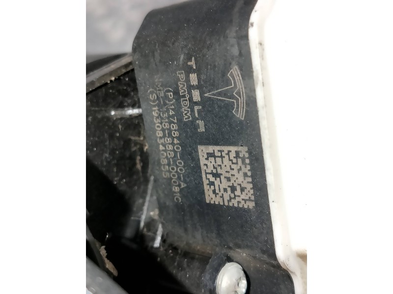 Recambio de piloto trasero derecho para tesla model 3 referencia OEM IAM 147884000A  TAPA COMBUSTIBLE