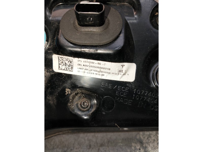 Recambio de piloto trasero derecho interior para tesla model 3 referencia OEM IAM 107740200  