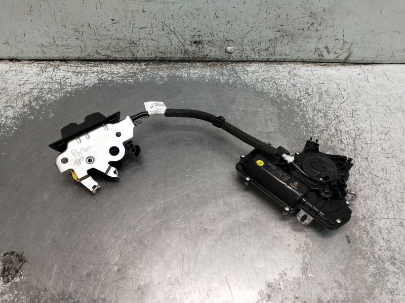 Recambio de motor cierre centralizado porton para audi a4 avant (8w5) advanced edition referencia OEM IAM 3V5827887B  