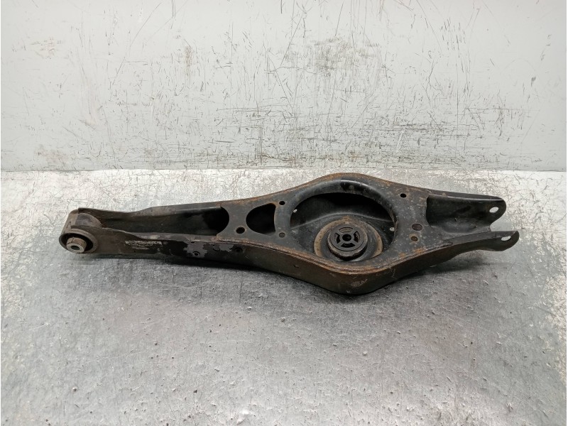 Recambio de brazo suspension inferior trasero izquierdo para audi a3 (8p) 2.0 tdi ambiente (dpf) (125kw) referencia OEM IAM 1K05