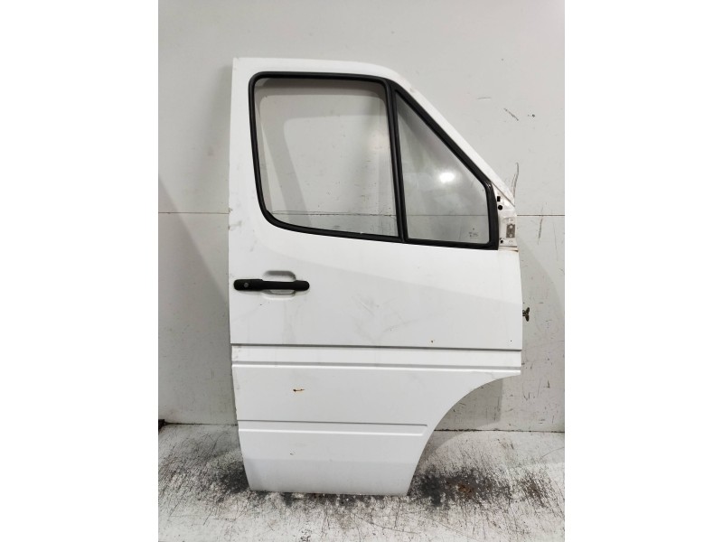 Recambio de puerta delantera derecha para mercedes sprinter (w901,w904) caja cerr. referencia OEM IAM   4P