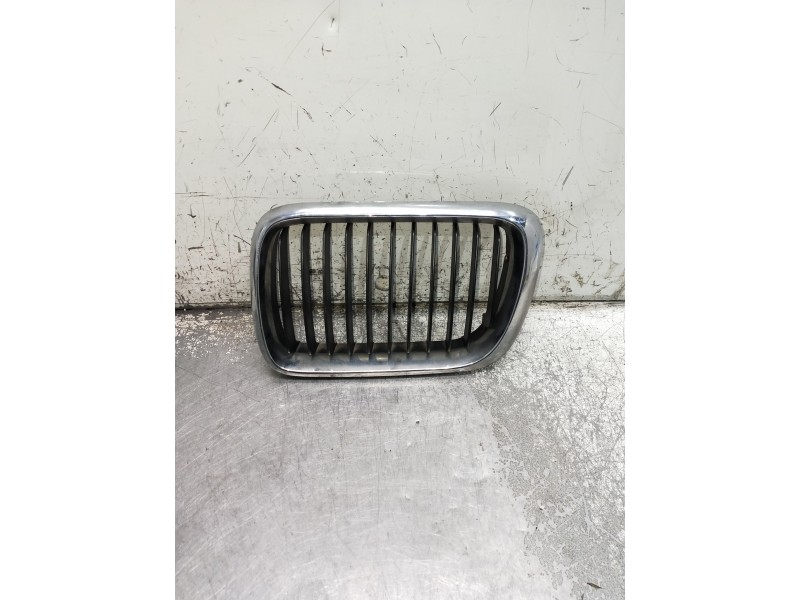 Recambio de rejilla delantera para bmw serie 3 berlina (e36) 325tds referencia OEM IAM IZQUIERDA  