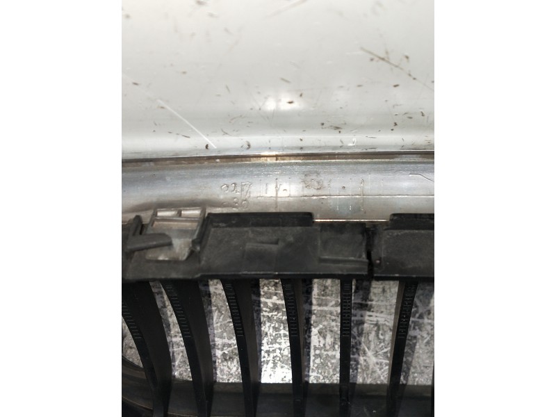Recambio de rejilla delantera para bmw serie 3 berlina (e36) 325tds referencia OEM IAM IZQUIERDA  