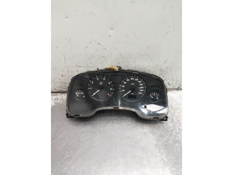 Recambio de cuadro instrumentos para opel astra g berlina club referencia OEM IAM 09228753EB  