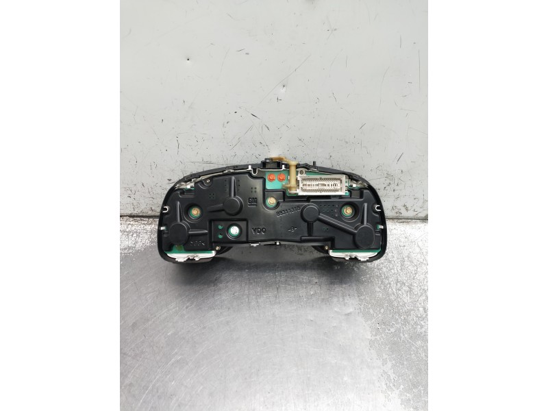 Recambio de cuadro instrumentos para opel astra g berlina club referencia OEM IAM 09228753EB  