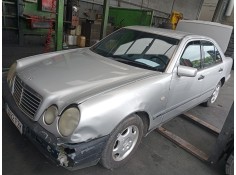 mercedes clase e (w210) berlina del año 2007