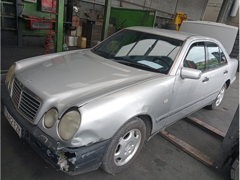 mercedes clase e (w210) berlina del año 2007