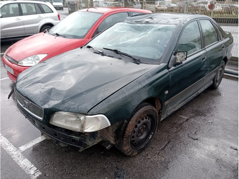 volvo s40 berlina del año 1999