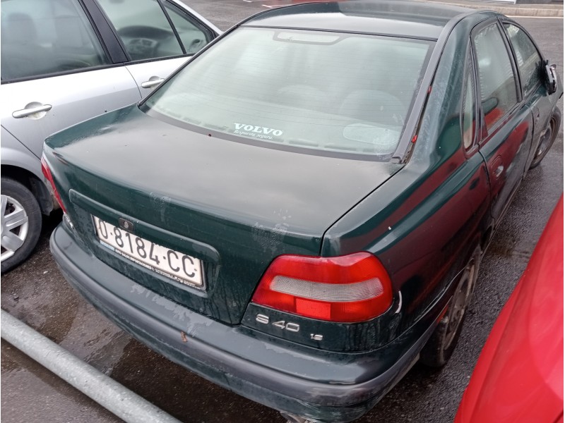 volvo s40 berlina del año 1999