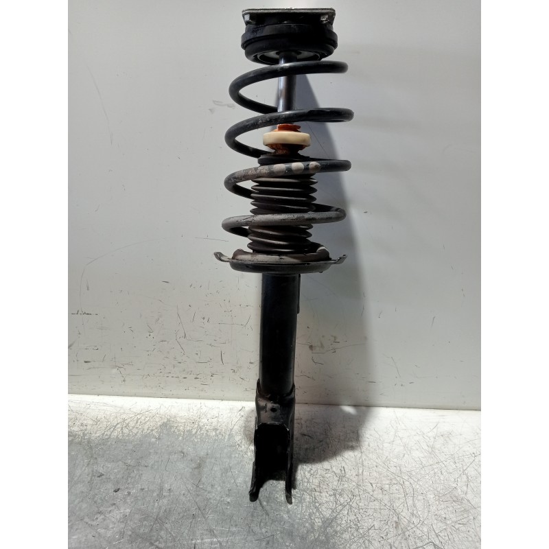 Recambio de amortiguador delantero derecho para mercedes clase b (w245) 200 cdi (245.208) referencia OEM IAM A1693201730  