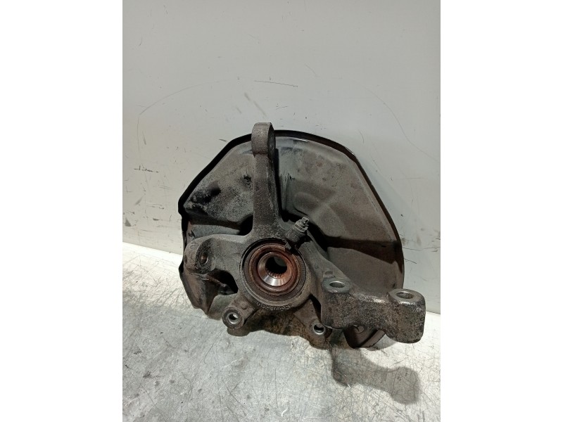 Recambio de mangueta delantera derecha para mercedes clase b (w245) 200 cdi (245.208) referencia OEM IAM   