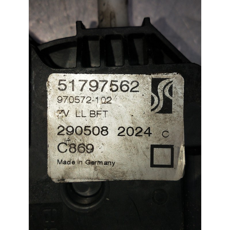 Recambio de motor cierre centralizado delantero derecho para fiat grande punto (199) 1.4 16v active referencia OEM IAM 51797562 