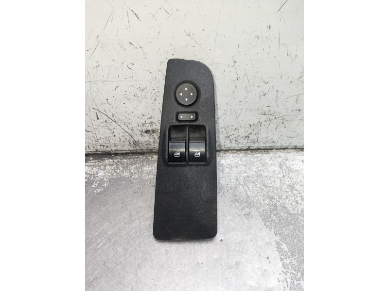Recambio de mando elevalunas delantero izquierdo para fiat grande punto (199) 1.4 16v active referencia OEM IAM   