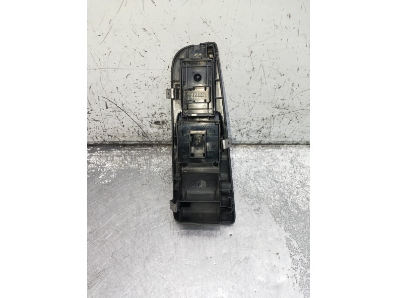 Recambio de mando elevalunas delantero izquierdo para fiat grande punto (199) 1.4 16v active referencia OEM IAM   