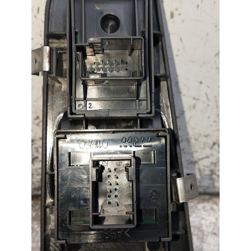 Recambio de mando elevalunas delantero izquierdo para fiat grande punto (199) 1.4 16v active referencia OEM IAM   