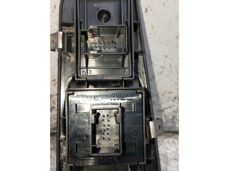 Recambio de mando elevalunas delantero izquierdo para fiat grande punto (199) 1.4 16v active referencia OEM IAM   