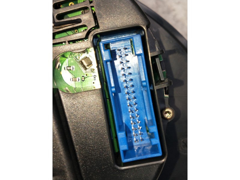 Recambio de cuadro instrumentos para volkswagen passat berlina (3b3) highline referencia OEM IAM 3B0920825A  