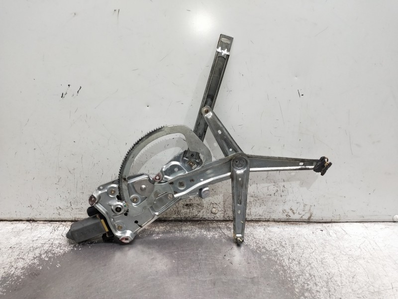 Recambio de elevalunas delantero derecho para bmw serie 3 compacto (e36) 316i referencia OEM IAM 19776100  3P