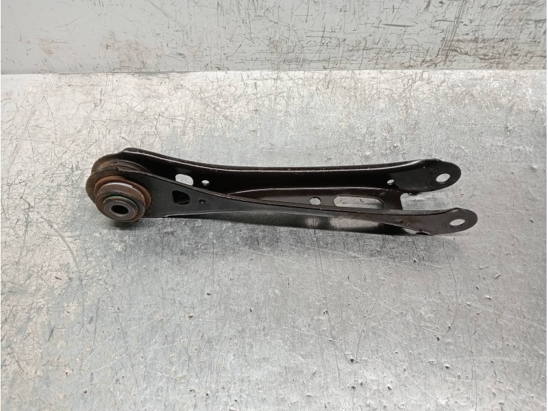 Recambio de brazo suspension superior trasero derecho para bmw x3 (f25) xdrive 20d referencia OEM IAM 33306786981  