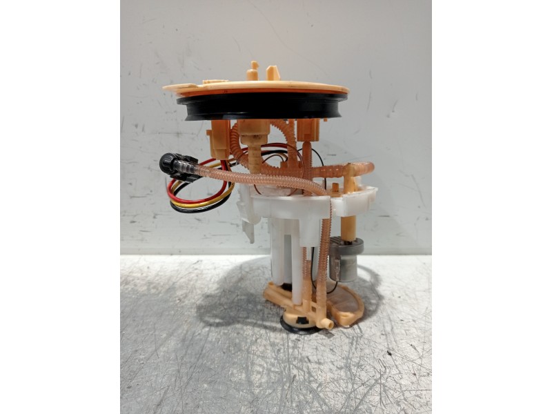 Recambio de bomba combustible para audi a4 avant (8w5) advanced edition referencia OEM IAM 8W0919088K A2C85391300 