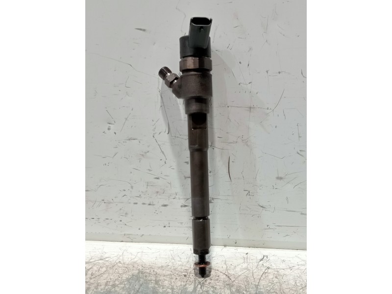 Recambio de inyector para kia carens (un) concept referencia OEM IAM 3380027400 0445110258 6822213373207