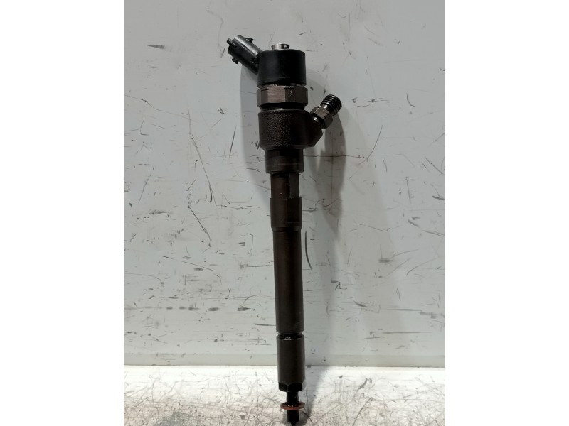 Recambio de inyector para kia carens (un) concept referencia OEM IAM 3380027400 0445110258 6822213373207